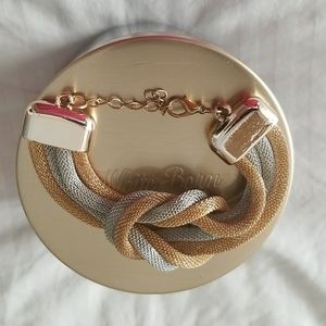 Women's knot bracelet